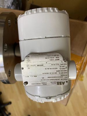 Transmissor de pressão diferencial ABB 266DRH.F.S.S.B.4.B.1.V1.E1.L1.I2.C1.H3 com selo de diafragma para montagem com transmissão remota