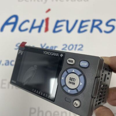 Indicador Digital Industrial de Alto Desempenho YOKOGAWA UM33A-000-11LP