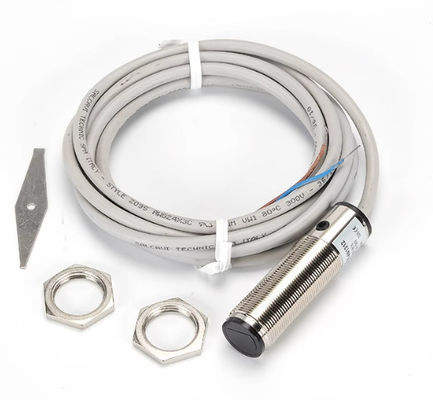 SICK VTF18-4N1212 Sensores fotoelétricos cilíndricos de 18 mm x 18 mm x 63,6 mm