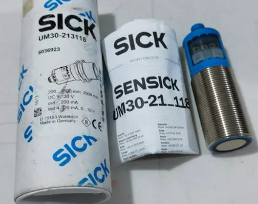 SICK UM30-213118 Sensores de distância ultra-sônicos UM30 Tamanho do fio M30 X 1.5