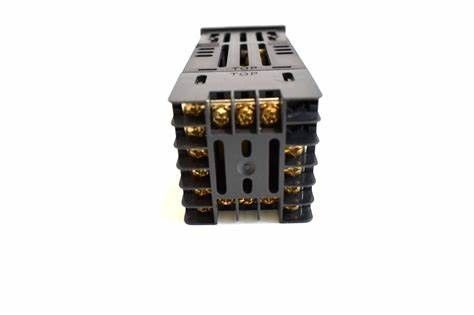 Honeywell DC120L-1-0-0-0-1-0-0-0 Controlador de limite de temperatura, entrada universal, 1/16-DIN, saída de relé