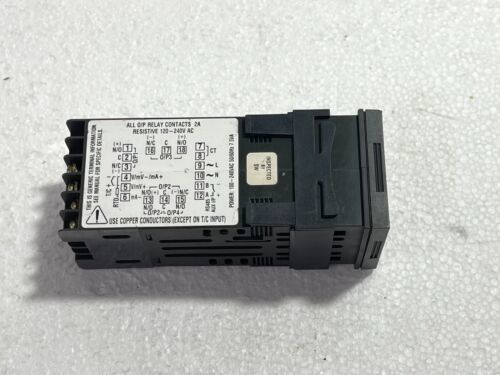 Honeywell DC120L-1-0-0-0-1-0-0-0 Controlador de limite de temperatura, entrada universal, 1/16-DIN, saída de relé