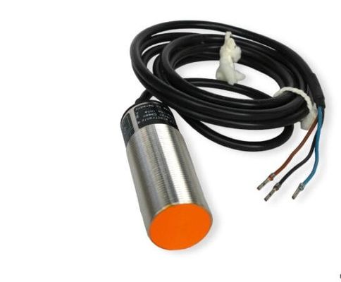 Sensor indutivo IFM II5256 IIA3010-BPKG para posicionamento preciso de máquinas em equipamentos