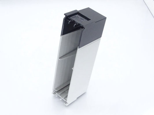 ALLEN BRADLEY 1756-N2 Módulo de enchimento de dois pedaços com codificação de entrada de tensão de 768-32V e faixa de frequência de entrada de 47-63 Hz