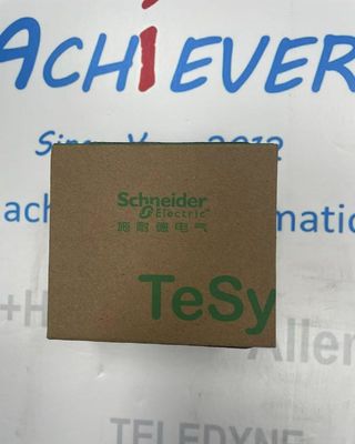 Relé de sobrecarga térmica durável Schneider Electric LRD21 com espaçamento entre o buraco de montagem de 7,874" 200,00 mm e interface NAMUR