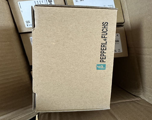 Sensor ultrassônico P&F UC6000-30GM70-2E2R2-V15