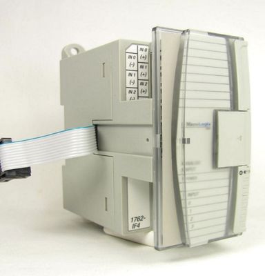 Allen-Bradley 1762-IF4 é um módulo de entrada analógica compacto de quatro (4) canais diferenciais