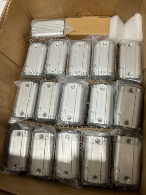 Cilindro compacto Festo ADVU-32-40-P-A