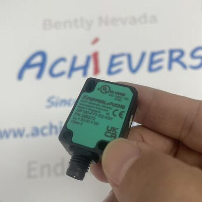 Sensor ultrassônico de detecção direta  UB100-F77-E2-V31