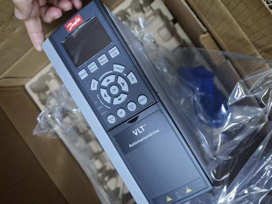 Danfoss FC‐302 VLT AutomationDrive Variable‐Frequency Drive (Driver de frequência variável)