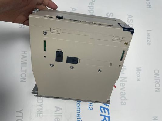 M12 Tipo de construção Yaskawa SGD7S-180A30B202 Controle analógico com características avançadas e dissipação de energia ≤ 0,7 W