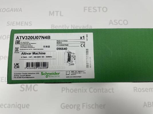 Inversor de frequência de alto desempenho Schneider Electric ATV320U07N4B